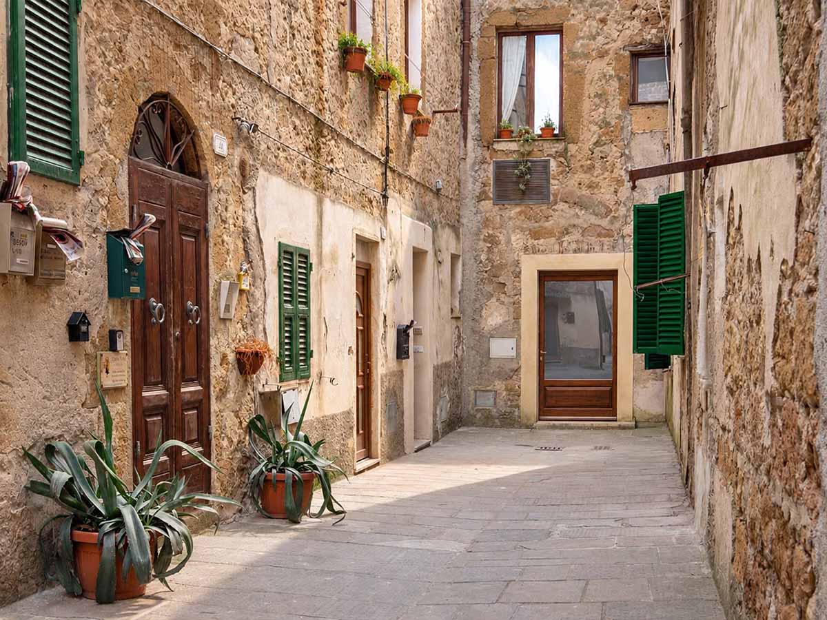 Parcheggio vicino alla Casetta della Cittadella a Pitigliano